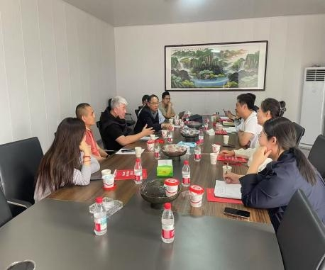 公司高層領(lǐng)導(dǎo)考察團(tuán)赴易縣對(duì)冰柿產(chǎn)業(yè)展開(kāi)深入調(diào)研